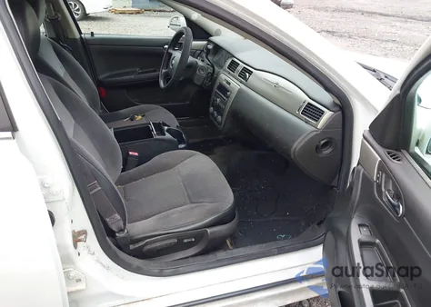 2014 Chevrolet Impala Limited Police z USA, uszkodzony, nr VIN 2G1WD5E31E1172055